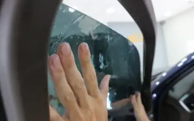 co nen dan phim cach nhiet o to khong 400x250